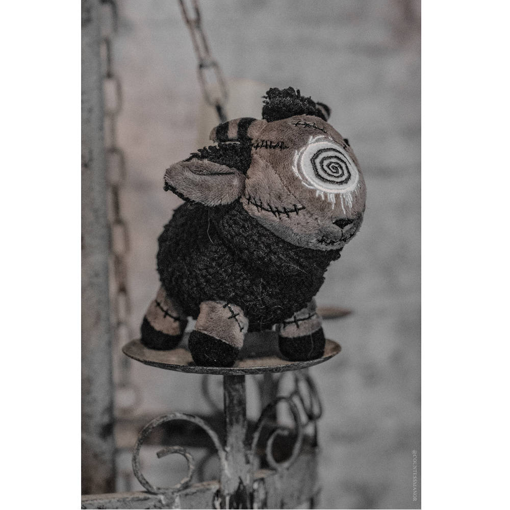 Vampire Freaks - Grumpy Bones Bear Plush 3DSchlüsselbund - Schwarz/Weiß